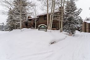 Creekside Condos #A7 by Summit County Mountain Retreats