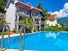 Fethiye Nokta Katranci Suit