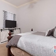 Phoenix on the Bay by Brett Robinson Vacations