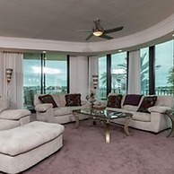 Phoenix on the Bay by Brett Robinson Vacations