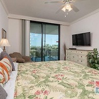 Phoenix on the Bay by Brett Robinson Vacations