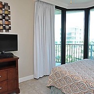 Phoenix on the Bay by Brett Robinson Vacations