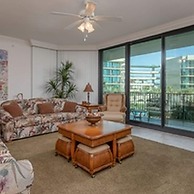 Phoenix on the Bay by Brett Robinson Vacations