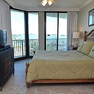 Phoenix on the Bay by Brett Robinson Vacations