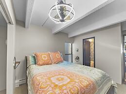 Wh405 Wheeler House 3 Bedroom Condo by RedAwning