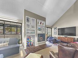 Wh405 Wheeler House 3 Bedroom Condo by RedAwning