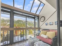 Wh405 Wheeler House 3 Bedroom Condo by RedAwning