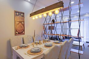 Petek Residence by NewInn