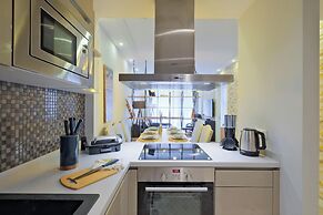 Petek Residence by NewInn