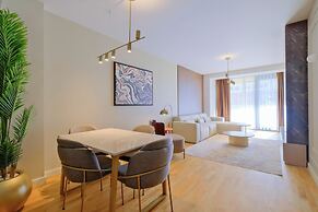 Petek Residence by NewInn