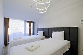 Petek Residence by NewInn