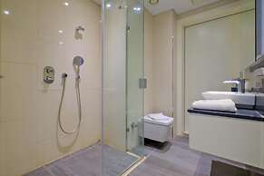 Petek Residence by NewInn