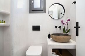 Almira Luxury Suites