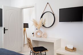 Almira Luxury Suites