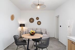 Almira Luxury Suites