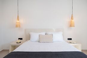 Almira Luxury Suites