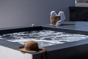 Almira Luxury Suites