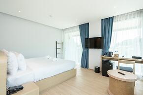 Panwaburi Beachfront Resort