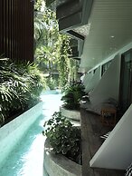 Panwaburi Beachfront Resort