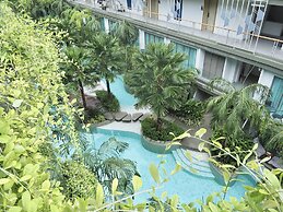 Panwaburi Beachfront Resort