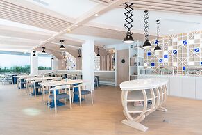 Panwaburi Beachfront Resort