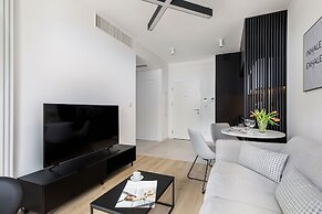 Shellter Apartment Rogowo by Renters