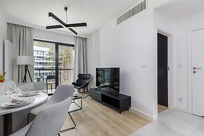 Shellter Apartment Rogowo by Renters