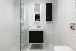 Shellter Apartment Rogowo by Renters