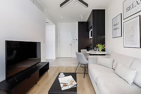 Shellter Apartment Rogowo by Renters