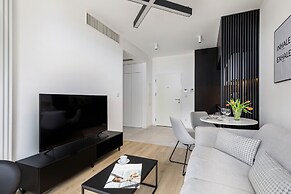 Shellter Apartment Rogowo by Renters