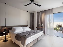 Pnoe Sea Front Experience