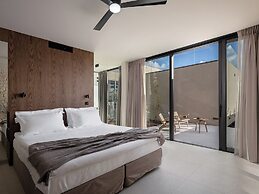 Pnoe Sea Front Experience