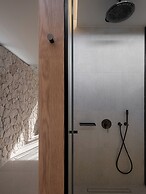 Pnoe Sea Front Experience