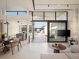 Pnoe Sea Front Experience