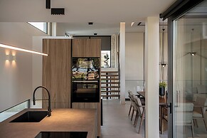 Pnoe Sea Front Experience