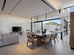 Pnoe Sea Front Experience