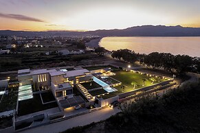 Pnoe Sea Front Experience