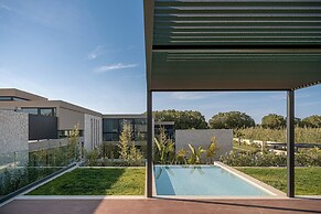 Pnoe Sea Front Experience