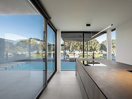 Pnoe Sea Front Experience