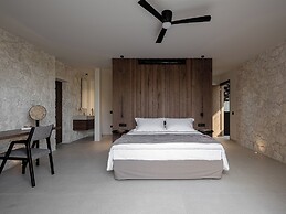 Pnoe Sea Front Experience