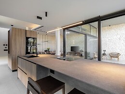 Pnoe Sea Front Experience