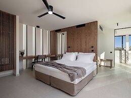 Pnoe Sea Front Experience