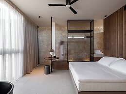 Pnoe Sea Front Experience