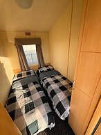 3 Bedroom, 8 Berth, Cosy Static Family Caravan