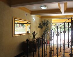 PARADIES HOTEL EXPRESS