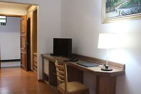 PARADIES HOTEL EXPRESS