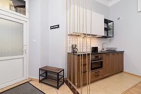 Strzelecka Apartment Cracow by Renters