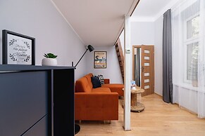 Strzelecka Apartment Cracow by Renters