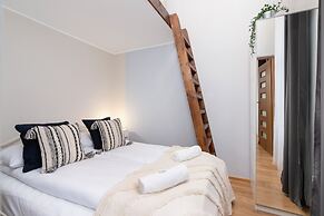 Strzelecka Apartment Cracow by Renters
