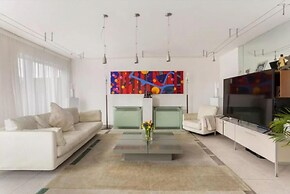 Huge Penthouse - Birmingham Central - Balcony